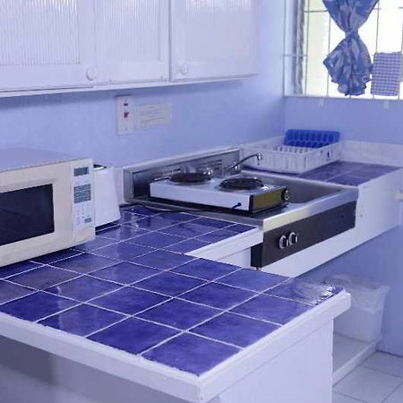 Oistins Meridian Inn מראה חיצוני תמונה